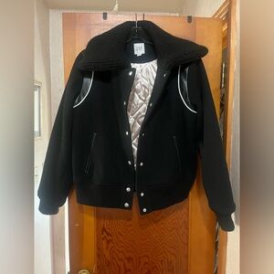 GAP Black and Cream Quilted Jacket